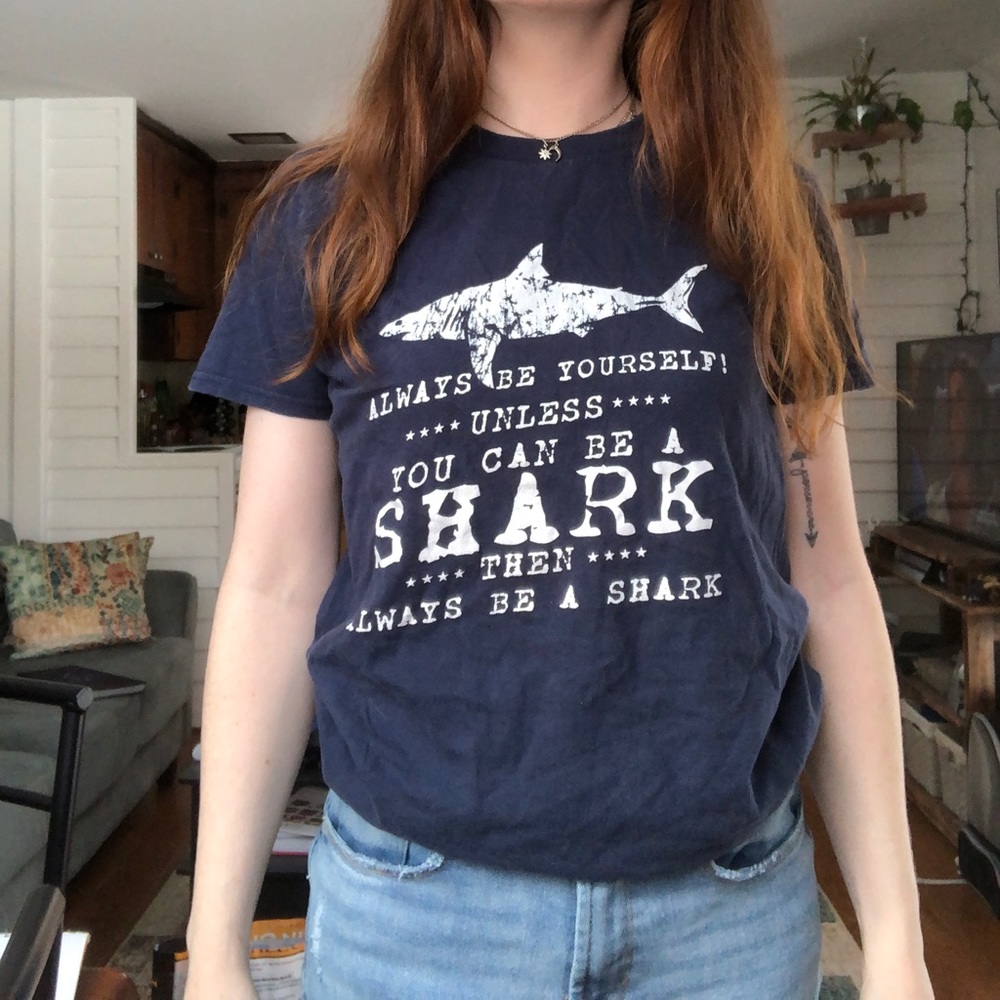 Navy blue shark graphic tee, S